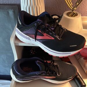 Brooks Women's Blue Running Shoes